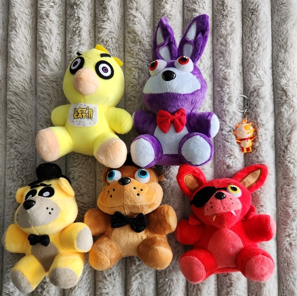 Five Nights At Freddy's Plush Toys - Picture 1 of 1